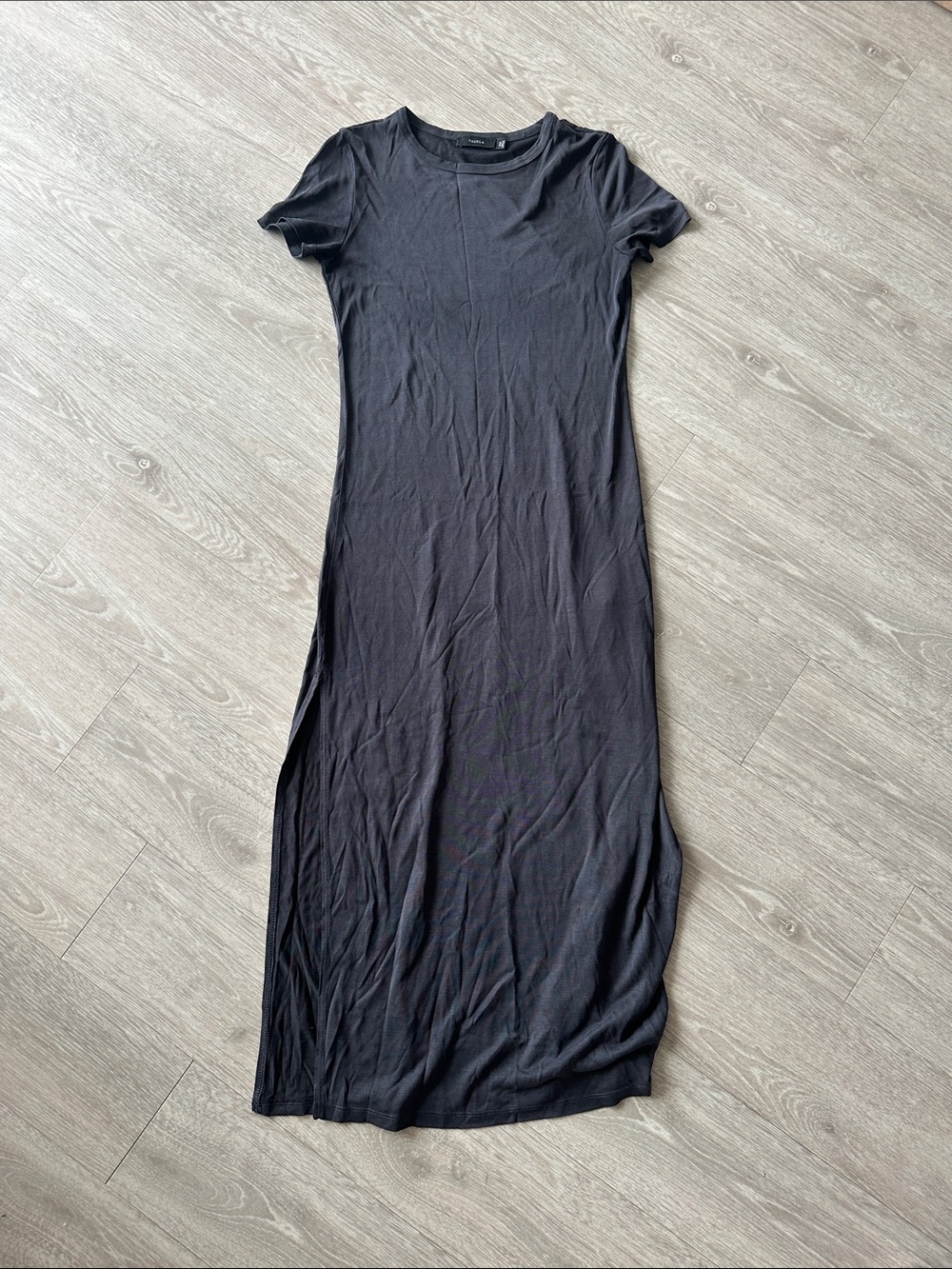 Aritzia Talula Everyday Short-Sleeve Maxi Dress. Charcoal color. Preowned. XXS